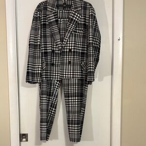 Cato Black and White Plaid Womens Blazer sizeXL  Pants size 14Set